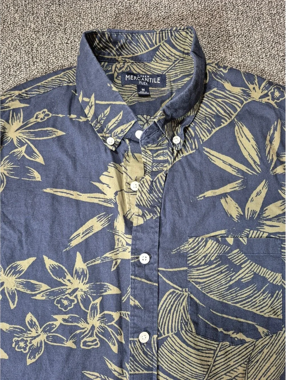 J.Crew Mercantile Flex Men’s M Blue Tropical Floral Hawaiian Button-Up Shirt